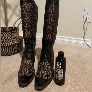 Corral women’s size 9 Magdalena black/bone lacing boot